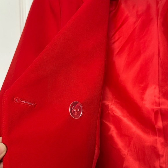 Bold Red Double-Breasted Blazer with Tailored Fit - Picture 6 of 10